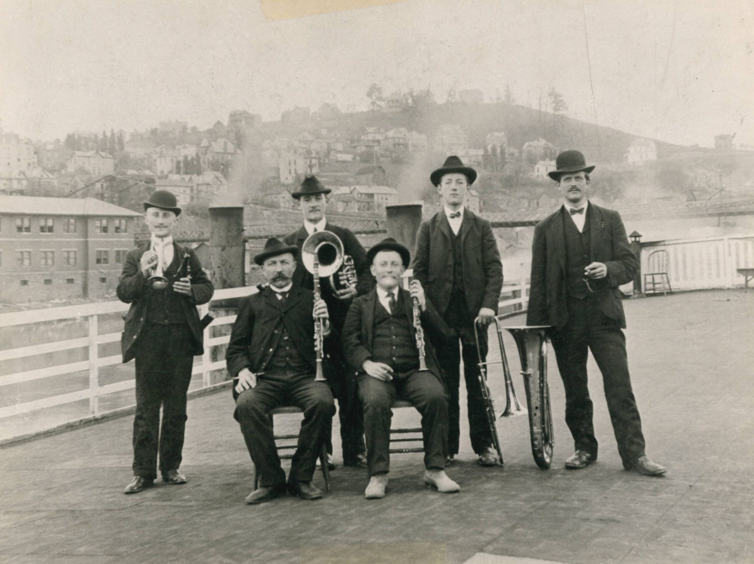 Pfälzer Wandermusikanten auf Tournee (Foto: IPGV, Sammlung Emil Strauß)